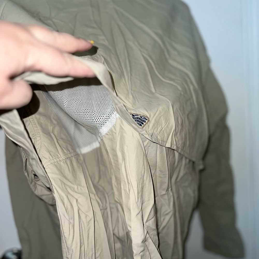Sun-Protection Columbia Performance Fishing Gear UPF30+ Breathable Outdoor Shirt - Picture 8 of 9